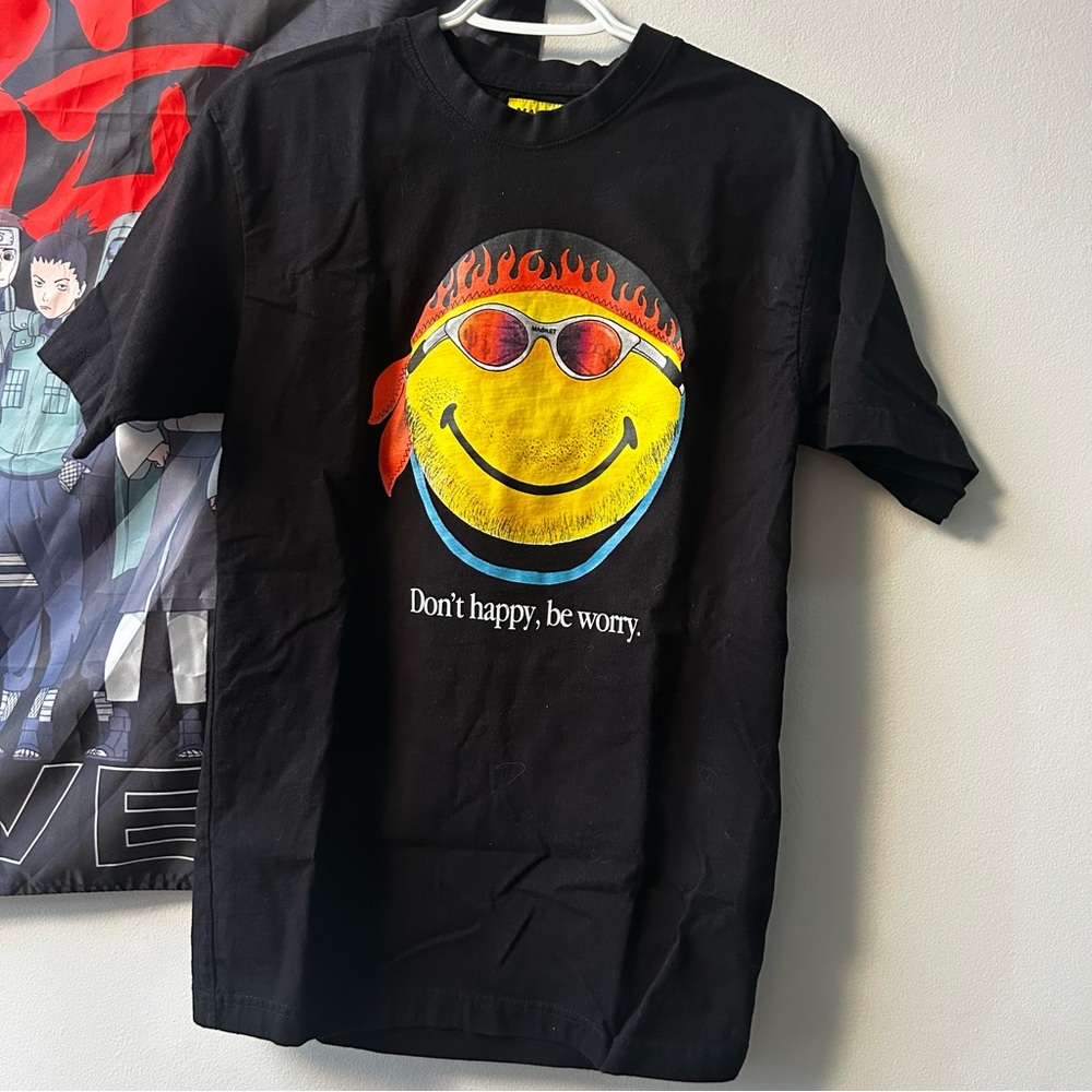 Market Smiley Don't Happy, Be Worry Tee